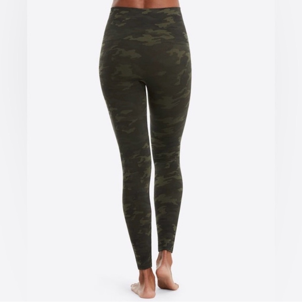SPANX Look At Me Now Seamless Camo Leggings – XL - Picture 6 of 6